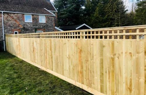 Timber-fencing-installers-in-Bath